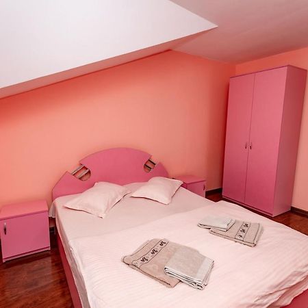 Complex Stefanesti Hotell Bozovici Eksteriør bilde