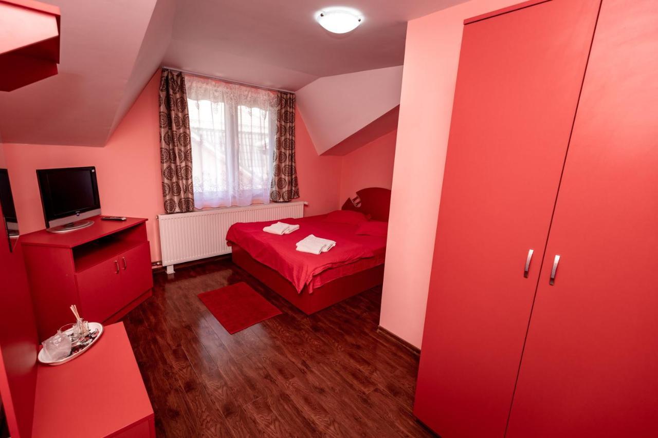 Complex Stefanesti Hotell Bozovici Eksteriør bilde