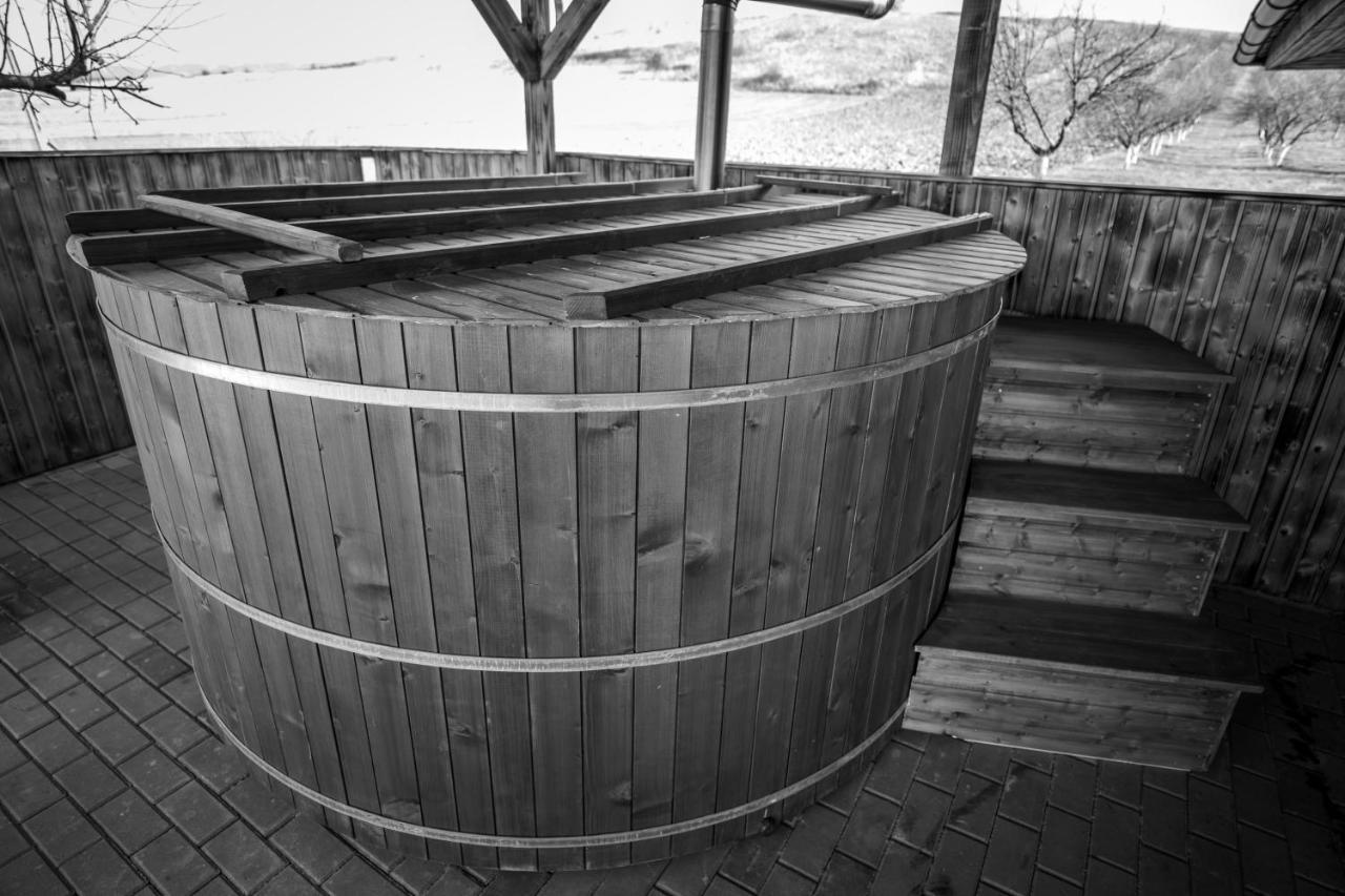 Complex Stefanesti Hotell Bozovici Eksteriør bilde